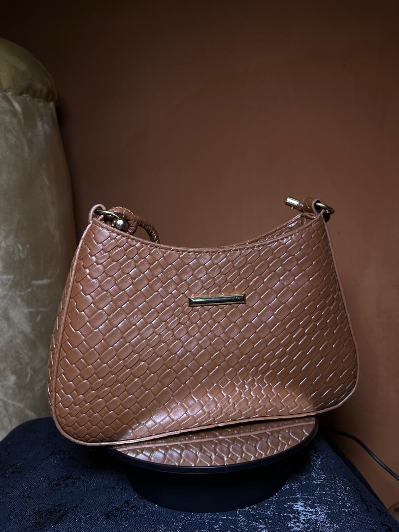 Elegant Woven Shoulder Bag