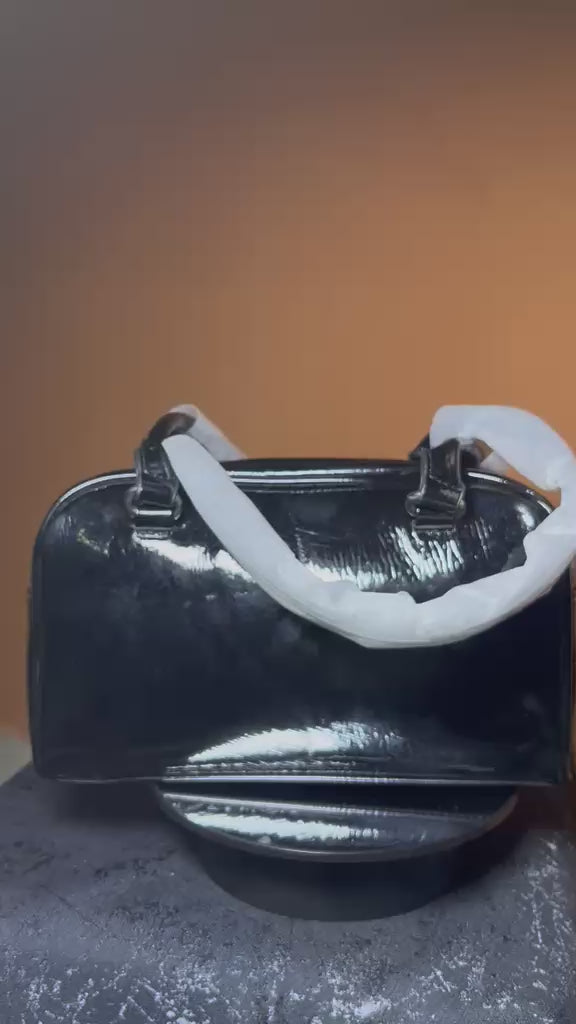 Class Vintage Shoulder Bag